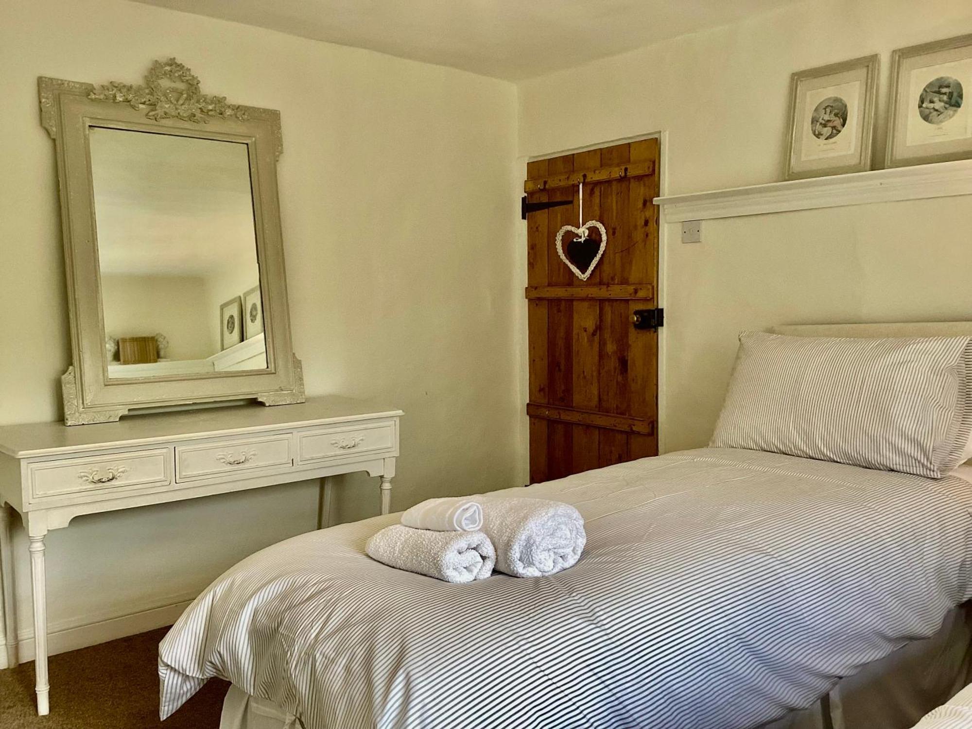 Tythe Barn Cottage Glastonbury Bagian luar foto